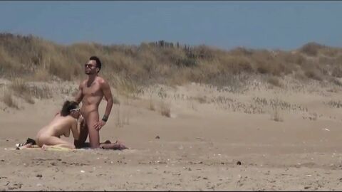 Смотреть Прилюдный Секс На Пляже