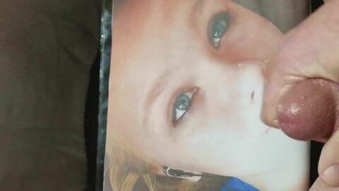 HD видео, кончает на фото (гей)