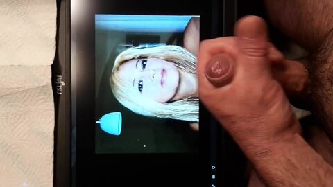 HD видео, кончает на фото (гей)