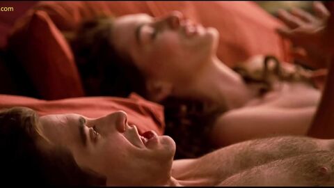 HD видео, брюнетка, знаменитость, пухлые соски, сиськи