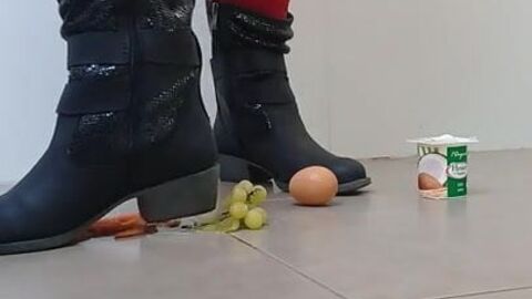 BallBusting, HD видео, дрочка ногами, мастурбирует, фут фетиш